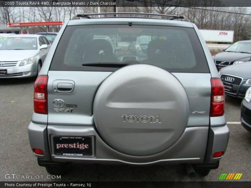 Everglade Metallic / Dark Charcoal 2005 Toyota RAV4 4WD