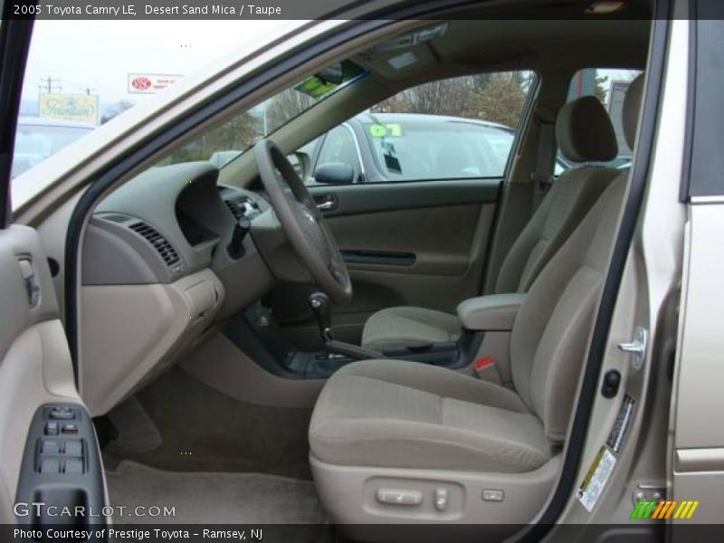 Desert Sand Mica / Taupe 2005 Toyota Camry LE