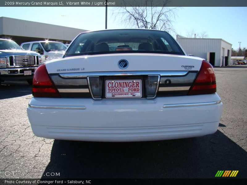 Vibrant White / Light Camel 2009 Mercury Grand Marquis LS