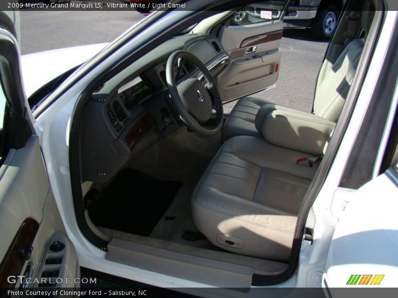 Vibrant White / Light Camel 2009 Mercury Grand Marquis LS