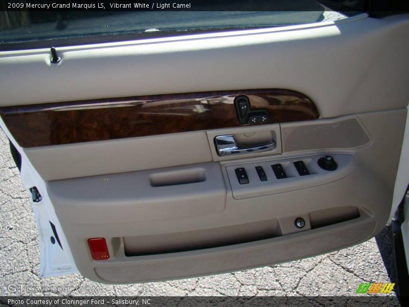 Vibrant White / Light Camel 2009 Mercury Grand Marquis LS