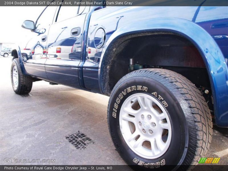 Patriot Blue Pearl / Dark Slate Gray 2004 Dodge Dakota SXT Quad Cab 4x4
