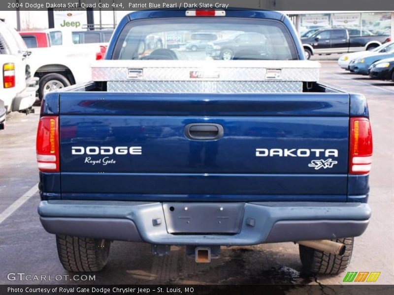 Patriot Blue Pearl / Dark Slate Gray 2004 Dodge Dakota SXT Quad Cab 4x4