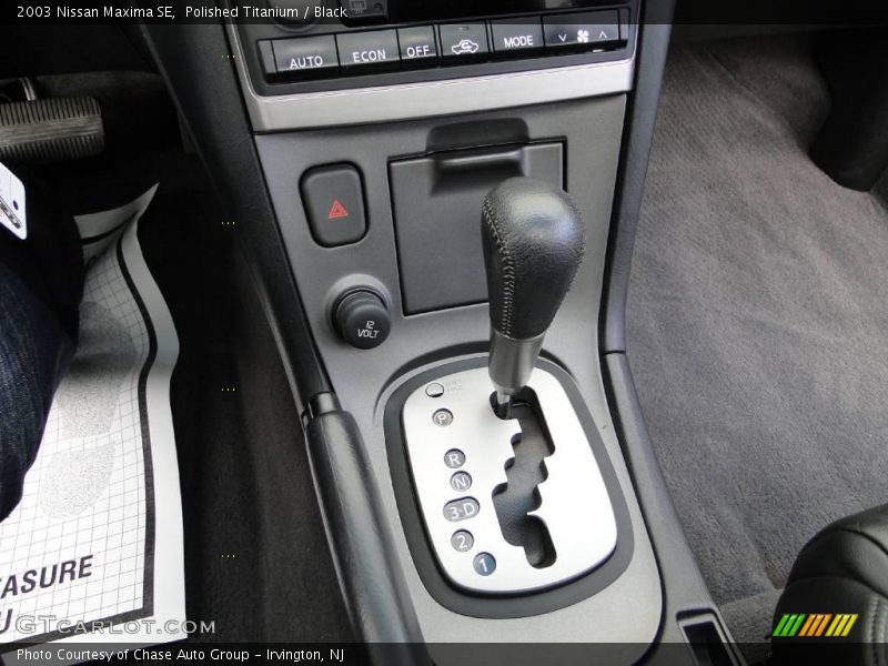 Polished Titanium / Black 2003 Nissan Maxima SE
