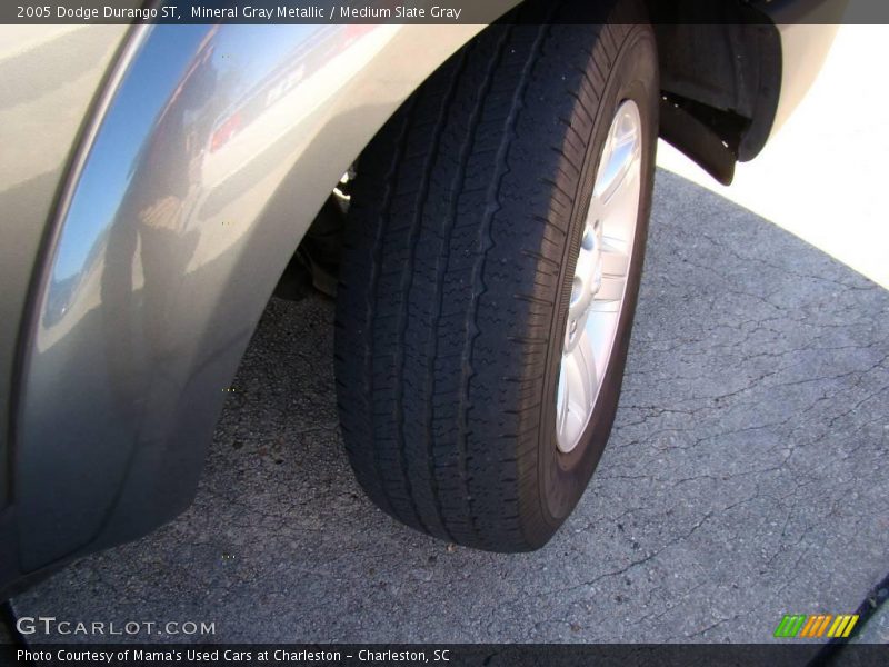 Mineral Gray Metallic / Medium Slate Gray 2005 Dodge Durango ST
