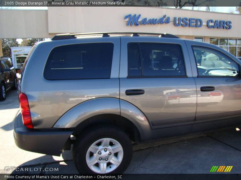 Mineral Gray Metallic / Medium Slate Gray 2005 Dodge Durango ST