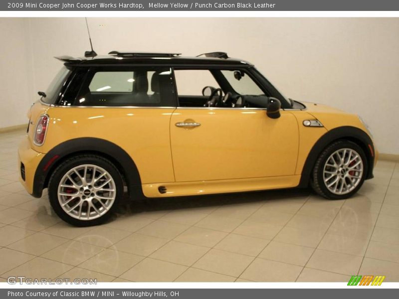 Mellow Yellow / Punch Carbon Black Leather 2009 Mini Cooper John Cooper Works Hardtop