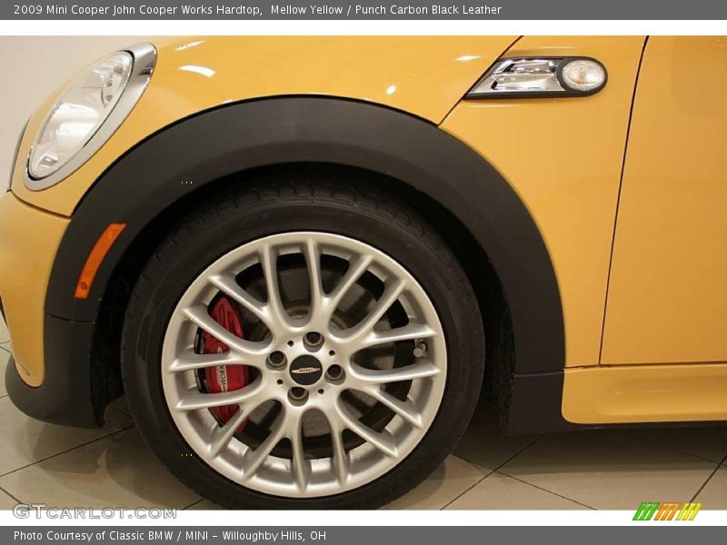 Mellow Yellow / Punch Carbon Black Leather 2009 Mini Cooper John Cooper Works Hardtop
