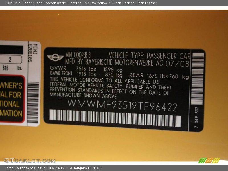 Mellow Yellow / Punch Carbon Black Leather 2009 Mini Cooper John Cooper Works Hardtop