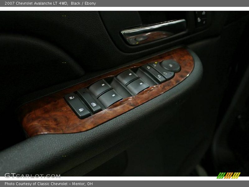 Black / Ebony 2007 Chevrolet Avalanche LT 4WD