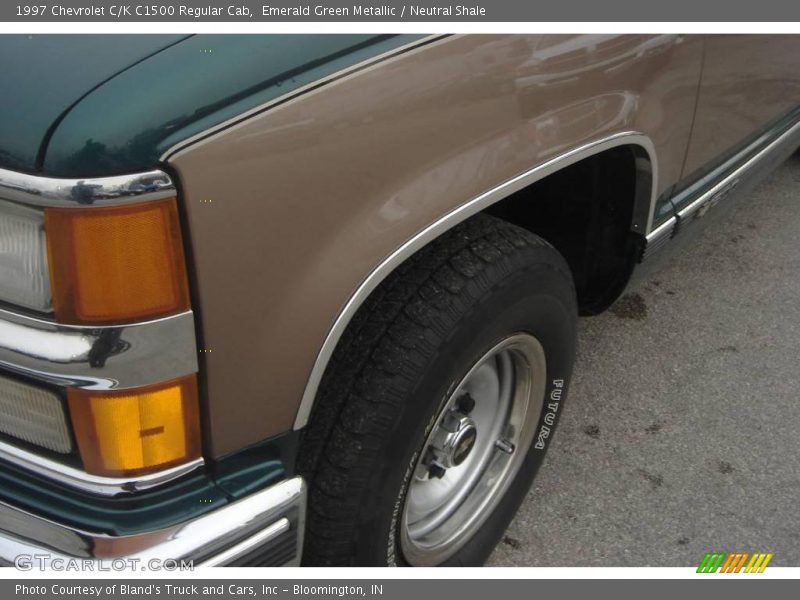 Emerald Green Metallic / Neutral Shale 1997 Chevrolet C/K C1500 Regular Cab
