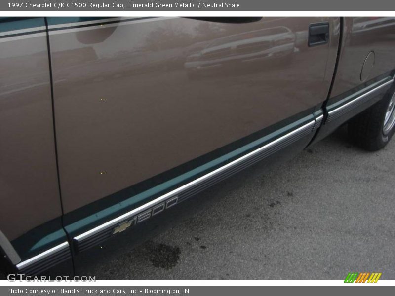 Emerald Green Metallic / Neutral Shale 1997 Chevrolet C/K C1500 Regular Cab