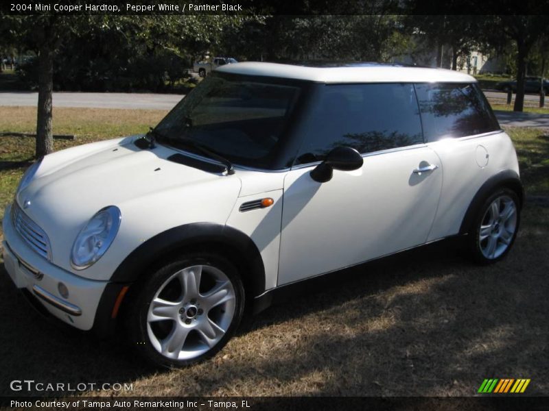 Pepper White / Panther Black 2004 Mini Cooper Hardtop