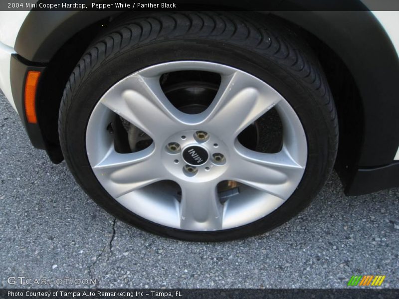 Pepper White / Panther Black 2004 Mini Cooper Hardtop