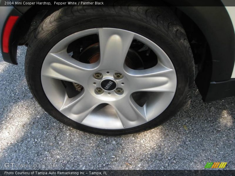 Pepper White / Panther Black 2004 Mini Cooper Hardtop