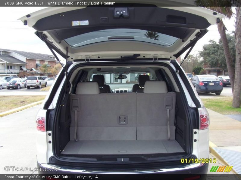 White Diamond Tricoat / Light Titanium 2009 GMC Acadia SLT