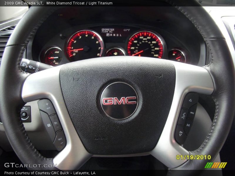 White Diamond Tricoat / Light Titanium 2009 GMC Acadia SLT