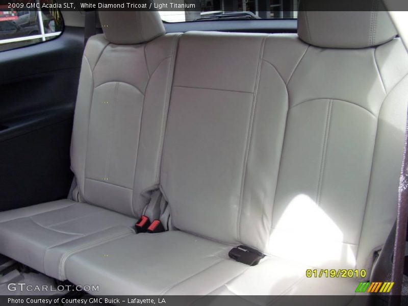 White Diamond Tricoat / Light Titanium 2009 GMC Acadia SLT