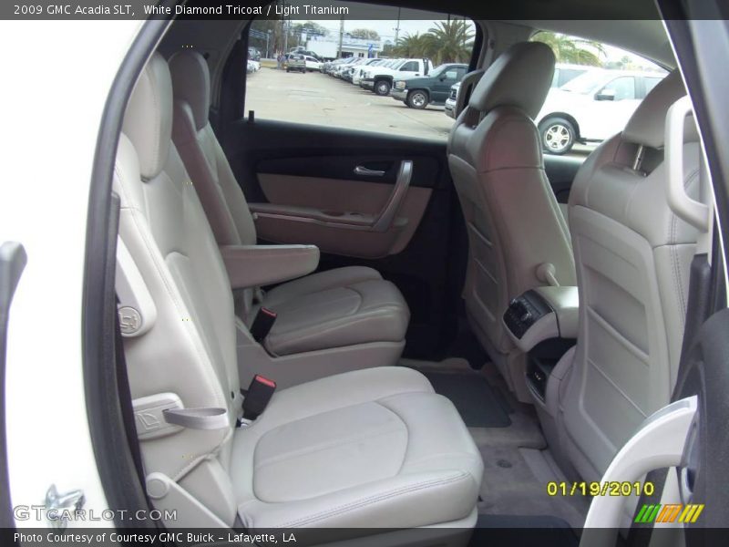 White Diamond Tricoat / Light Titanium 2009 GMC Acadia SLT