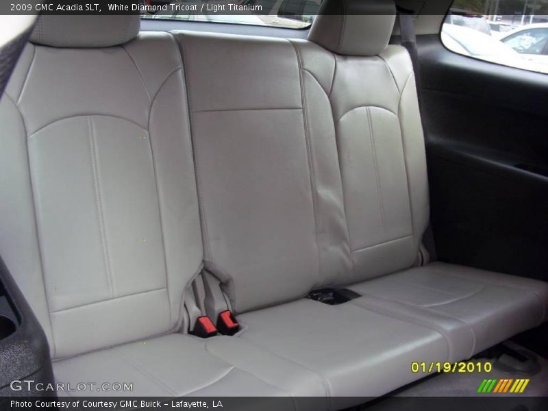 White Diamond Tricoat / Light Titanium 2009 GMC Acadia SLT