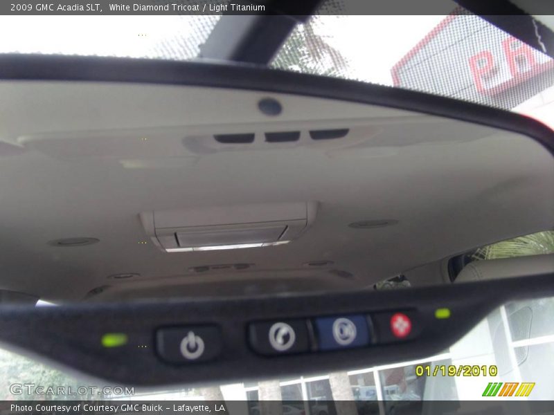 White Diamond Tricoat / Light Titanium 2009 GMC Acadia SLT