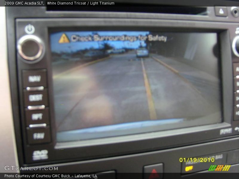 White Diamond Tricoat / Light Titanium 2009 GMC Acadia SLT