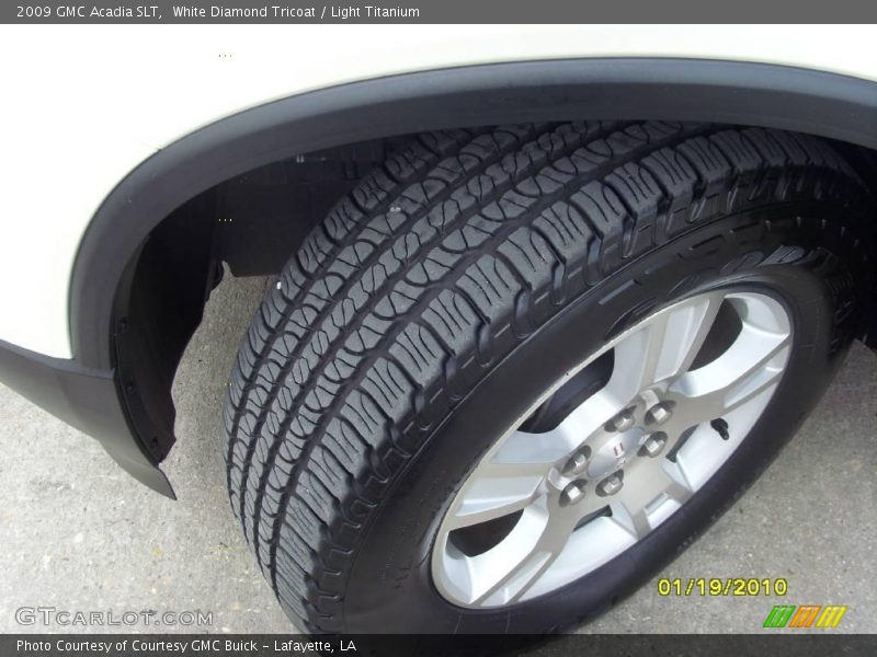 White Diamond Tricoat / Light Titanium 2009 GMC Acadia SLT