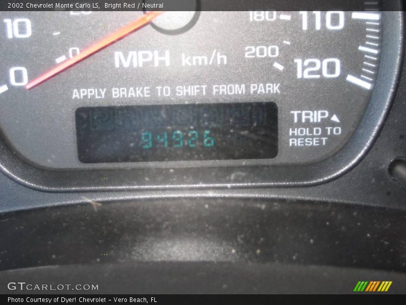 Bright Red / Neutral 2002 Chevrolet Monte Carlo LS