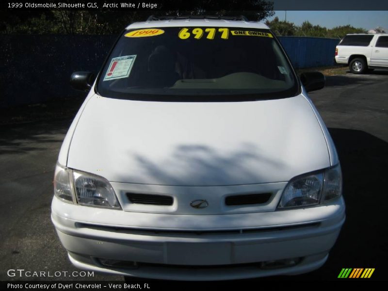 Arctic White / Beige 1999 Oldsmobile Silhouette GLS