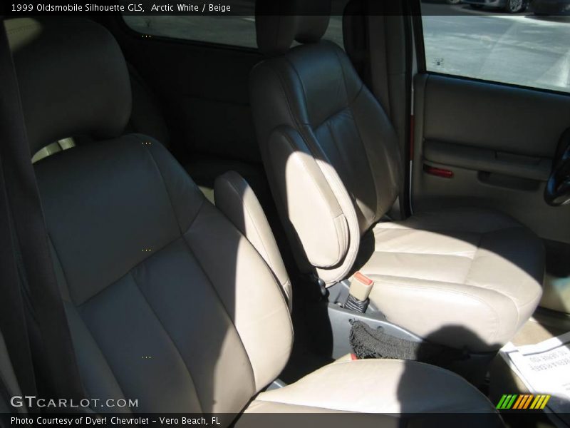Arctic White / Beige 1999 Oldsmobile Silhouette GLS