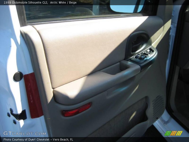 Arctic White / Beige 1999 Oldsmobile Silhouette GLS