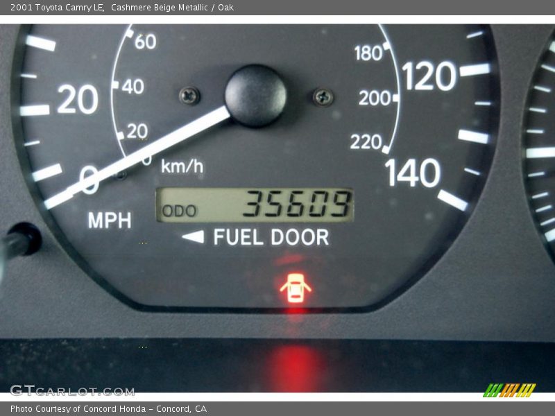 Cashmere Beige Metallic / Oak 2001 Toyota Camry LE