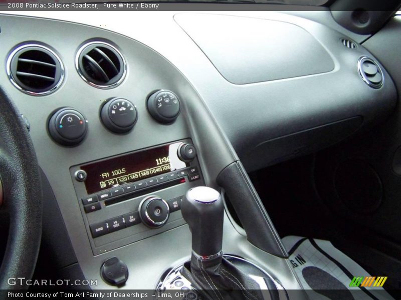 Pure White / Ebony 2008 Pontiac Solstice Roadster