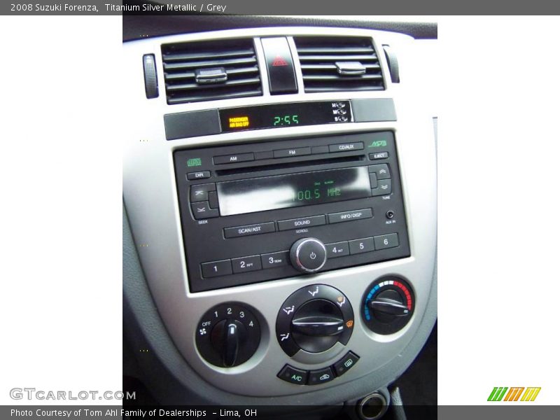 Titanium Silver Metallic / Grey 2008 Suzuki Forenza