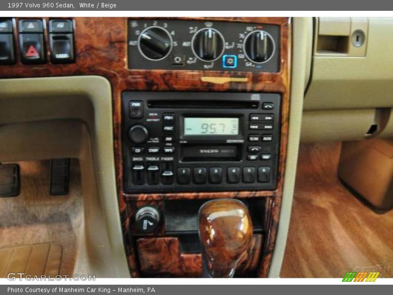 White / Beige 1997 Volvo 960 Sedan