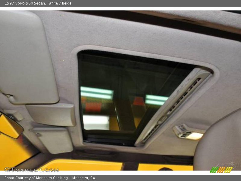 White / Beige 1997 Volvo 960 Sedan