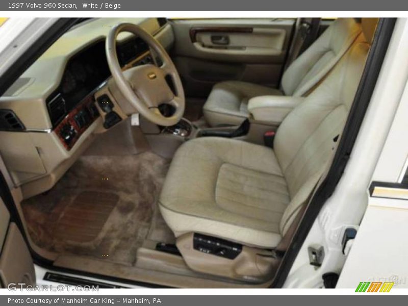 White / Beige 1997 Volvo 960 Sedan