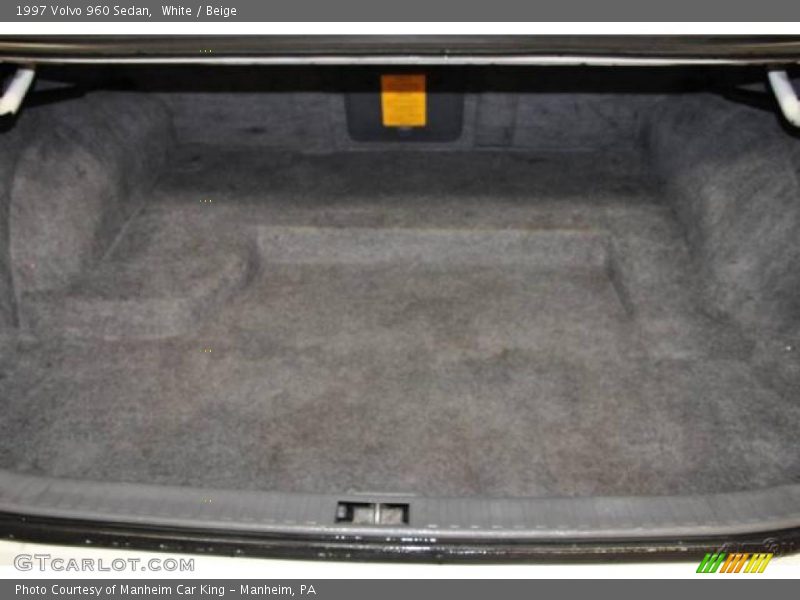 White / Beige 1997 Volvo 960 Sedan