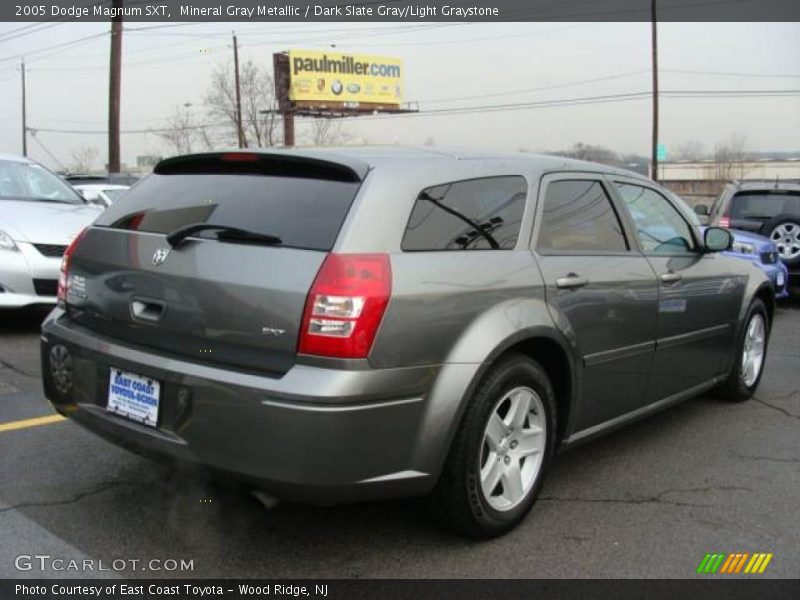 Mineral Gray Metallic / Dark Slate Gray/Light Graystone 2005 Dodge Magnum SXT