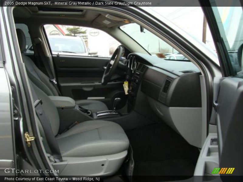 Mineral Gray Metallic / Dark Slate Gray/Light Graystone 2005 Dodge Magnum SXT
