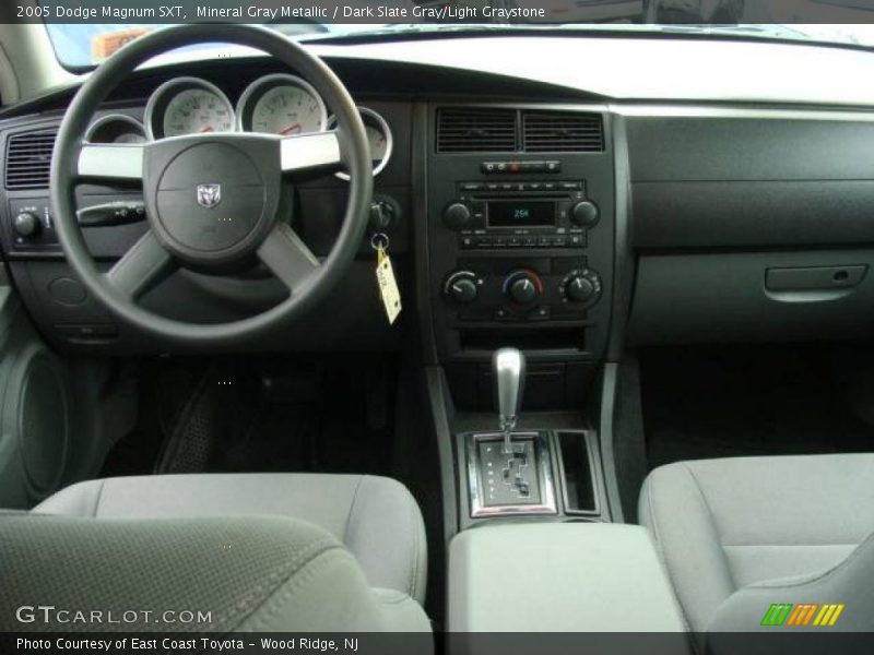 Mineral Gray Metallic / Dark Slate Gray/Light Graystone 2005 Dodge Magnum SXT