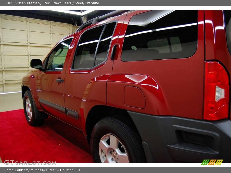 Red Brawn Pearl / Steel/Graphite 2005 Nissan Xterra S
