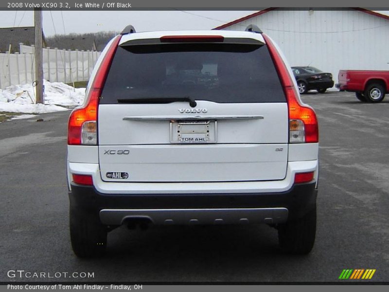 Ice White / Off Black 2008 Volvo XC90 3.2