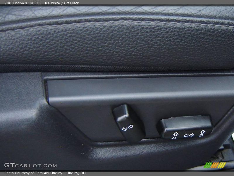 Ice White / Off Black 2008 Volvo XC90 3.2