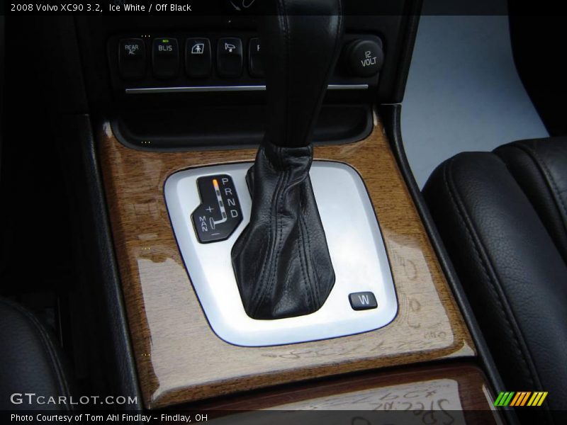 Ice White / Off Black 2008 Volvo XC90 3.2