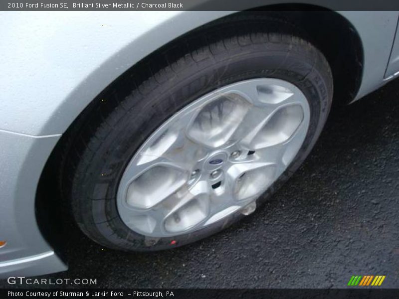 Brilliant Silver Metallic / Charcoal Black 2010 Ford Fusion SE