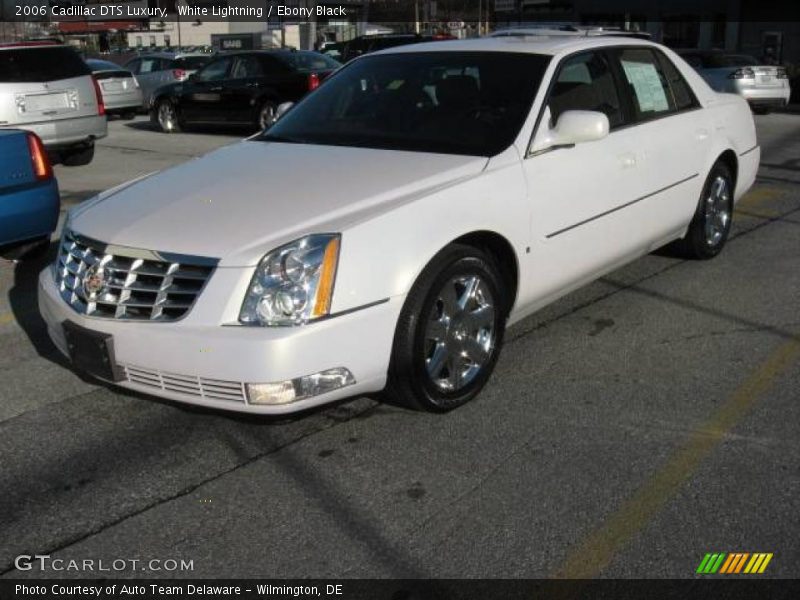 White Lightning / Ebony Black 2006 Cadillac DTS Luxury