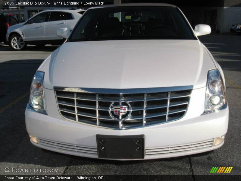 White Lightning / Ebony Black 2006 Cadillac DTS Luxury