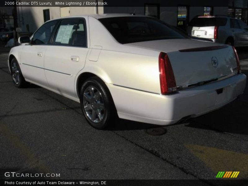 White Lightning / Ebony Black 2006 Cadillac DTS Luxury