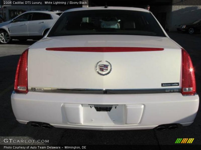 White Lightning / Ebony Black 2006 Cadillac DTS Luxury